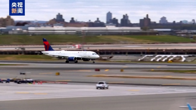 “停摆”持续 雇员停薪 美40座机场航班削减