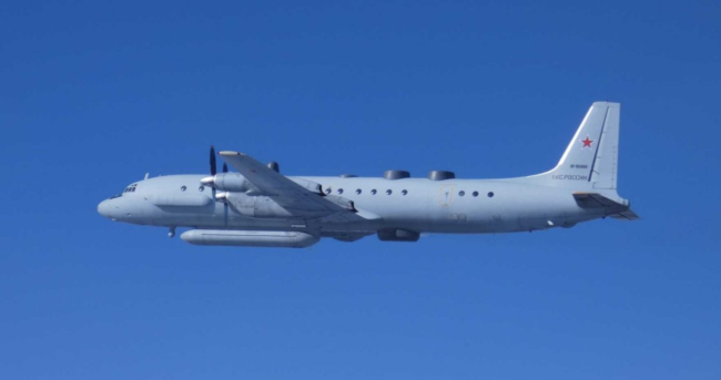 日本防卫省称俄侦察机在日本海及鄂霍次克海上空飞行，日本航空自卫队战机紧急升空应对