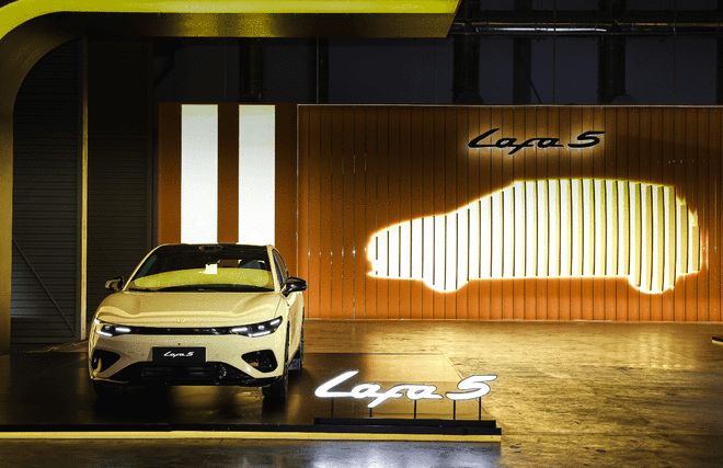 零跑Lafa5，想讲一个不一样的故事