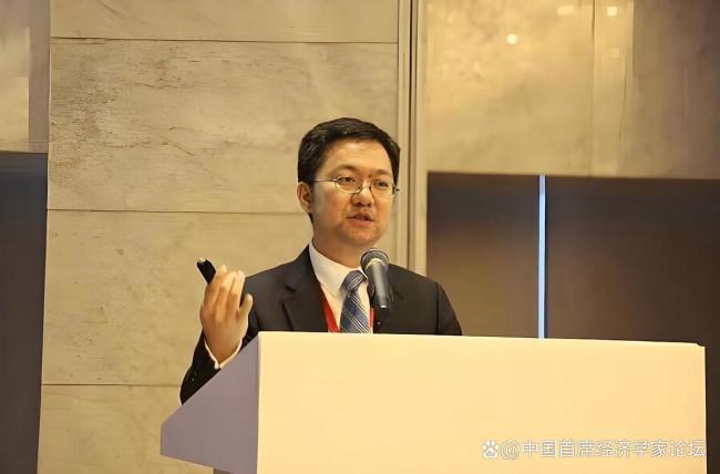 从关税战到卖“金卡” 特朗普在折腾啥