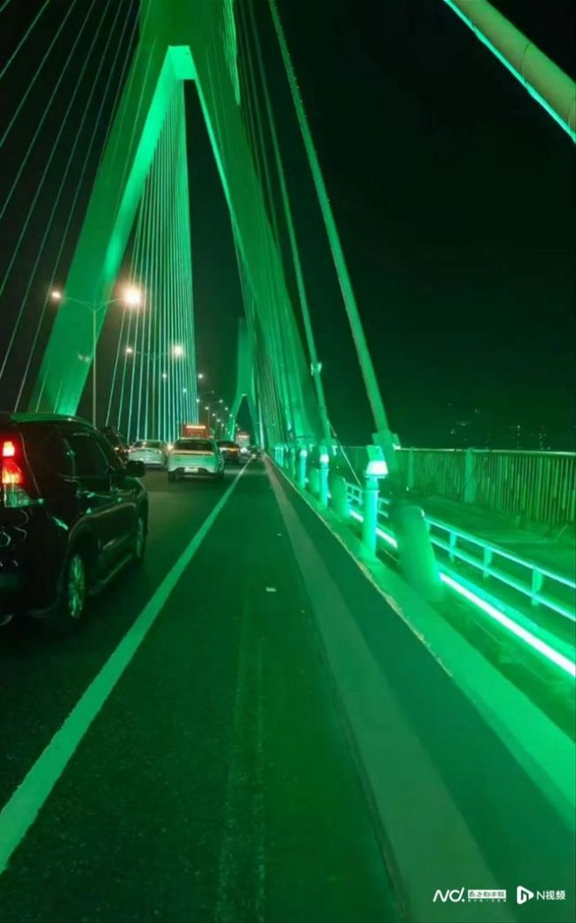 鹤洞大桥灯光“绿”到发慌？回应来了 调试阶段临时现象