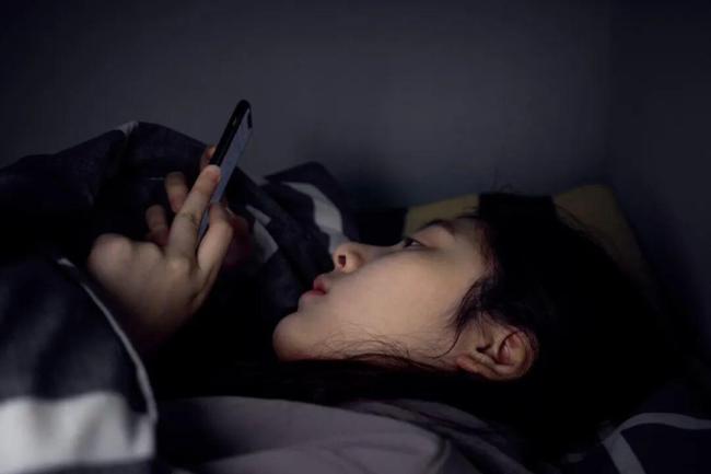 为什么工作越忙越累晚上越想熬夜