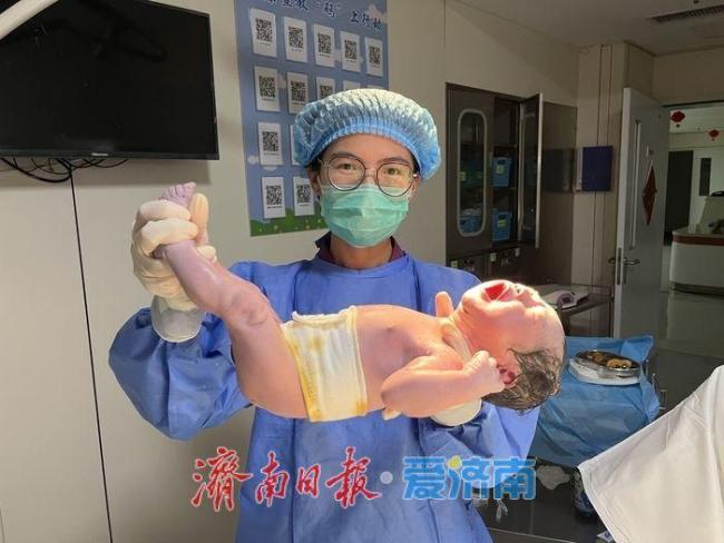 长沙“国庆宝宝”报到小名“十一”