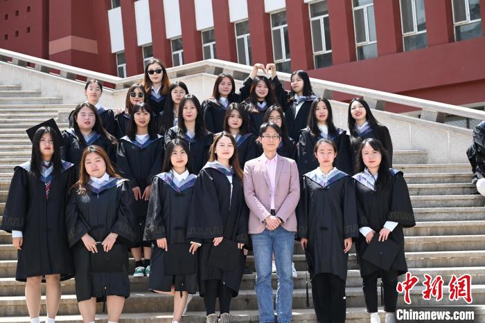 台湾青年在内蒙古高校教政治学：想为学生开一扇“窗”
