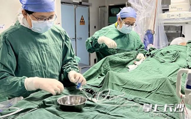 女子突然头痛呕吐送医确诊脑出血