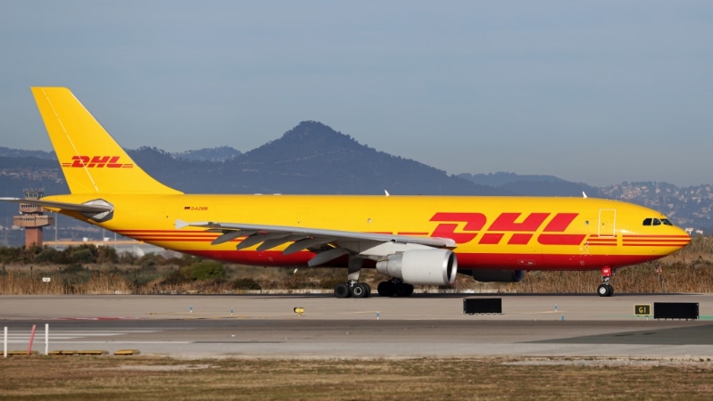 DHL周一起暂停接收运往美国超过800美元货件。路透社