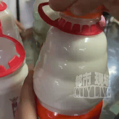娃哈哈营养快线被曝有白色活蛆