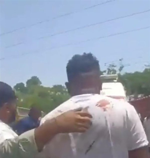 幸存者跳机自行走出