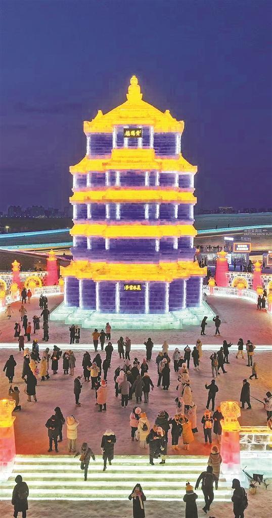 哈尔滨冰雕黄鹤楼火出圈