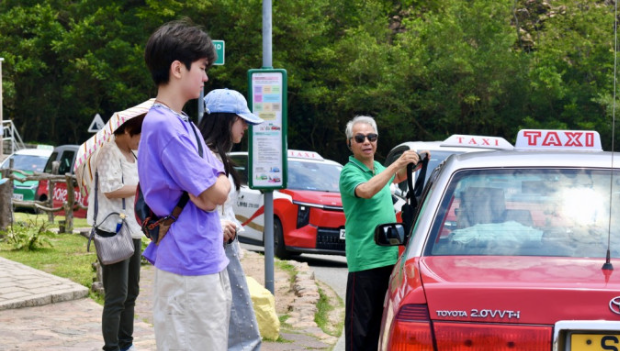 政府改善东坝交通配套,惟司机和市民认为塞车根源是游客多。 政府改善东坝交通配套,惟司机和市民认为塞车根源是游客多。