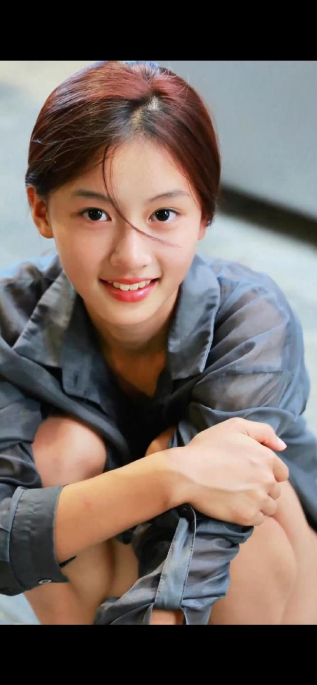 素人女孩街拍走红被于正看中