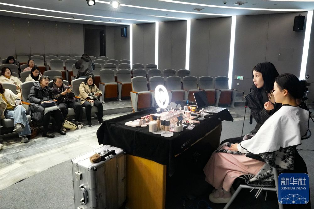 多彩活动迎“三八”国际妇女节
