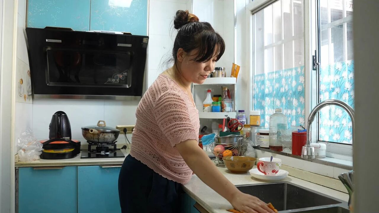 脱贫村的这五年 | 从“‘窟窿’账本”到“产业蓬勃”——黄金村里有“黄金”