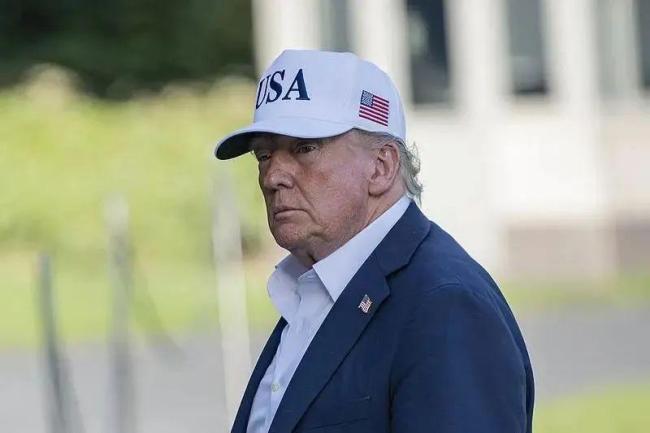 美国总统特朗普宣布对韩国和日本征收25%的关税