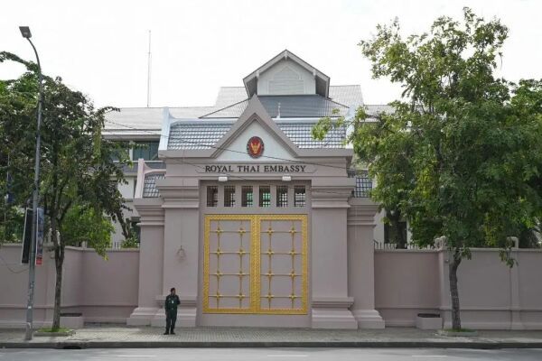 使馆提醒泰柬边境中国公民尽快撤离