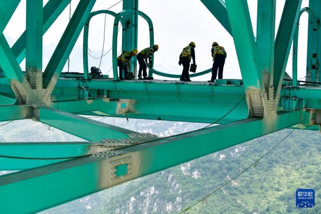 给在建世界第一高桥装空中跑道
