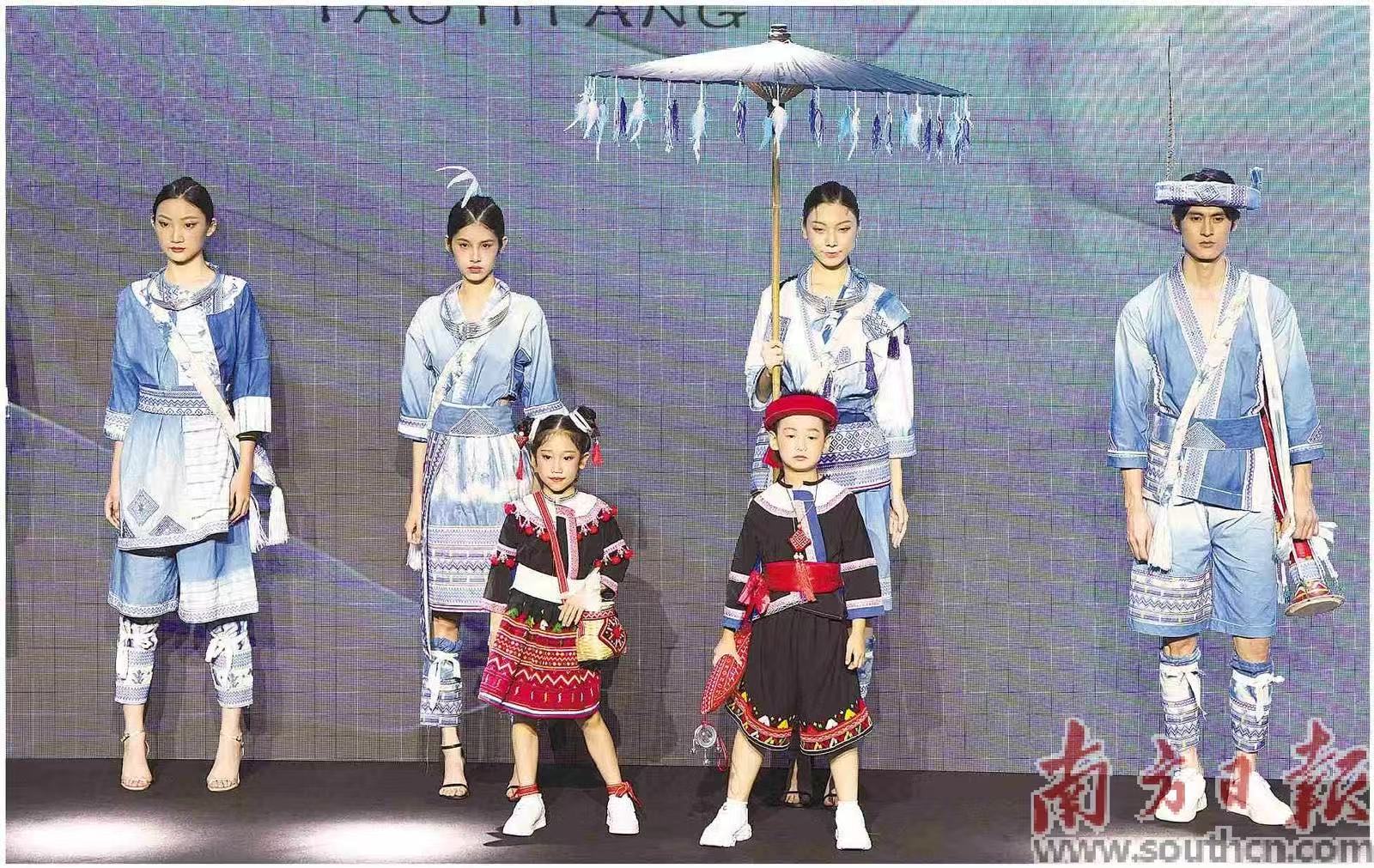  2025大湾区（广东）非遗品牌时尚之夜集结粤港澳三地22个非遗服装品牌，彰显岭南文化特色。南方日报记者 仇敏业 摄