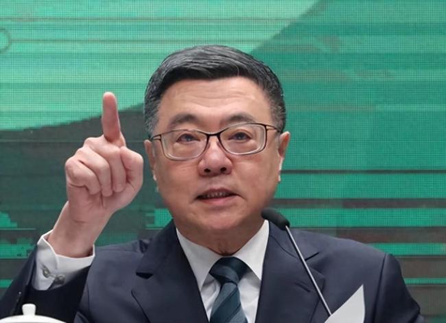 台行政机构负责人与蓝营民代互呛