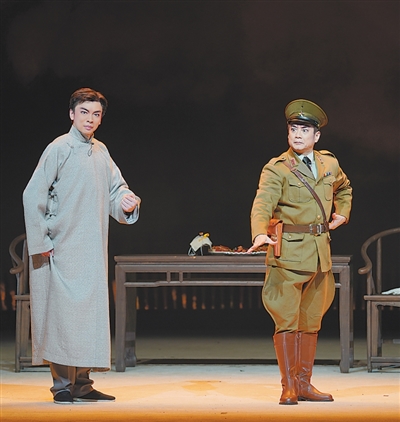 让人物活脱脱地立起来(抗战文艺作品巡礼)