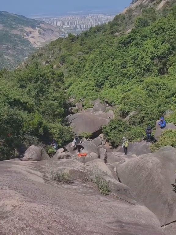 男子参加徒步掉队迷路后身亡