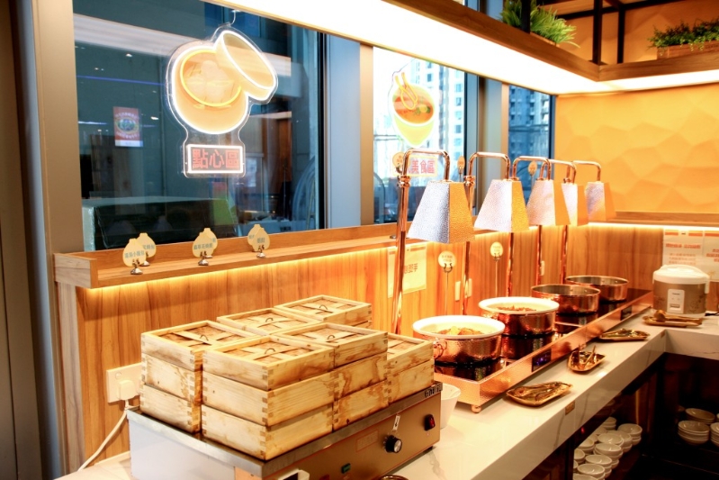 超过120款食材、甜品、饮品任点任食。