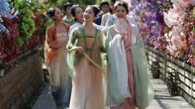清明假期國內出遊花費逾¥575億。新華社