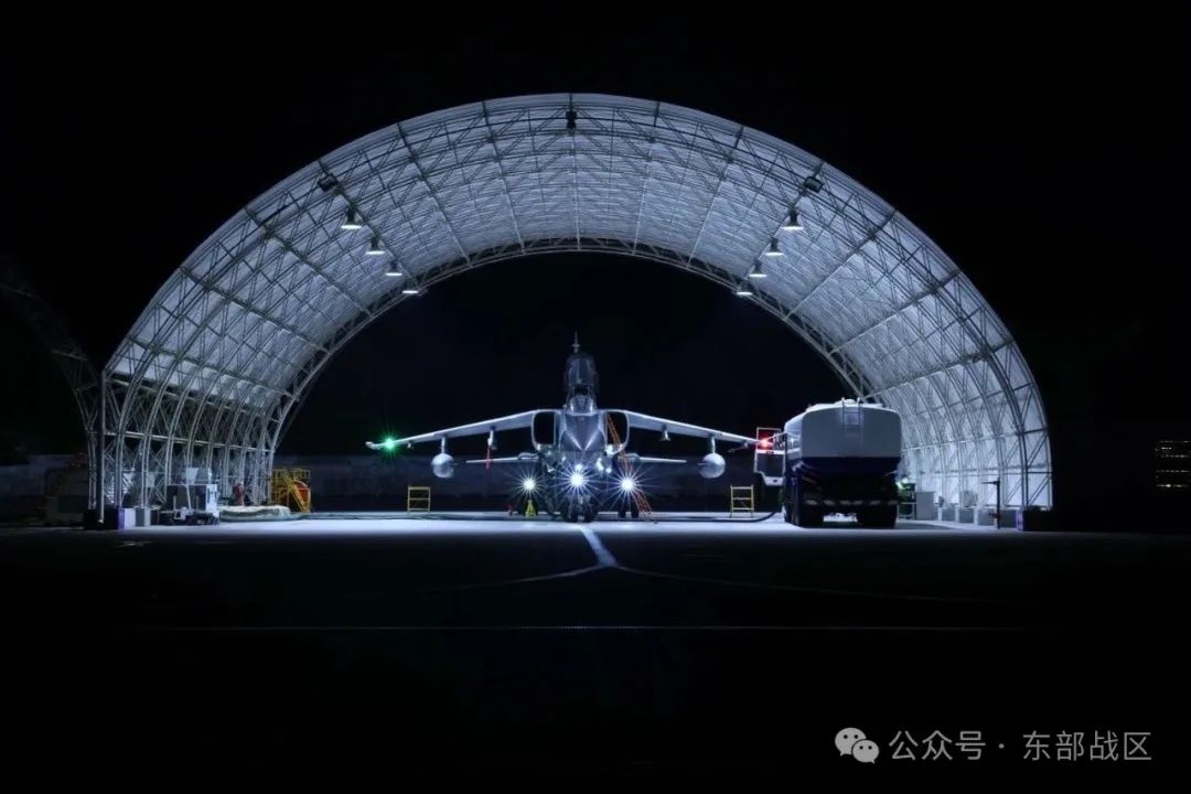 暗夜出击,拂晓淬刃 图片