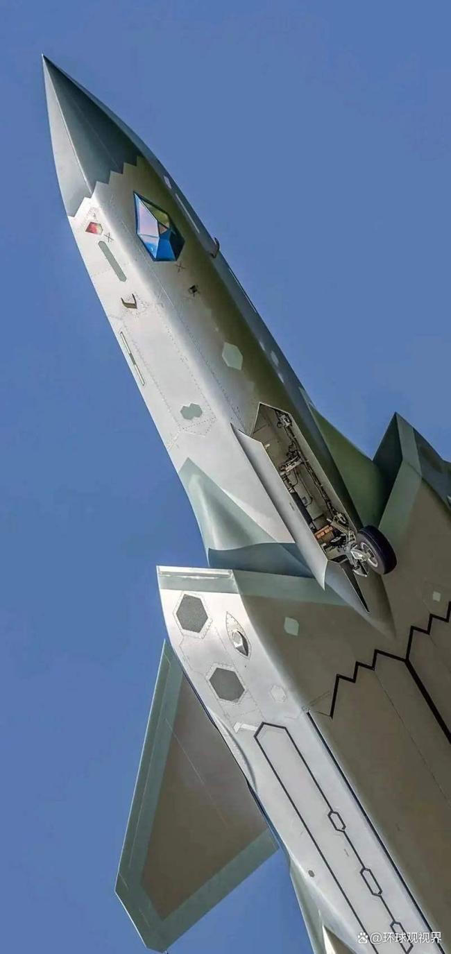 歼-20为何更换EOTS外壳