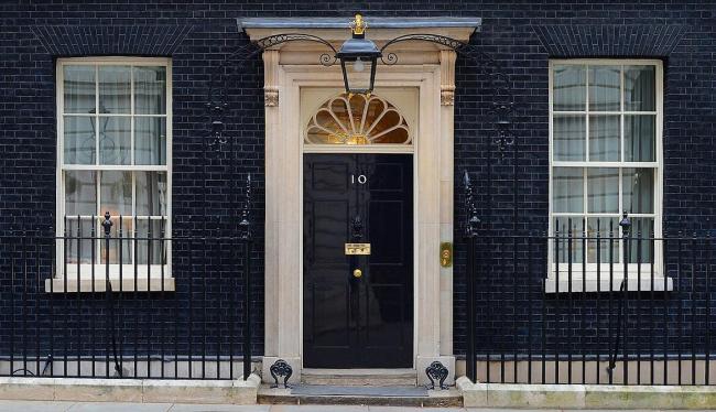 英国军事战略转向全面“备战”