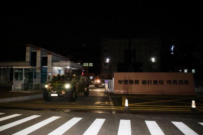 驻香港部队完成建制单位轮换 顺利交接维护稳定