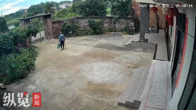 监控拍下老人离世前最后画面 生命转瞬即逝引共鸣