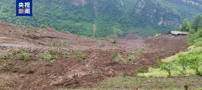 贵州一地发生山体滑坡，初步判断十余人被困