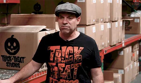 “没了中国货、最恐怖的万圣节”，白宫仍在嘴硬