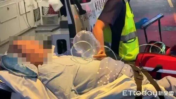 音乐人袁惟仁被紧急送医