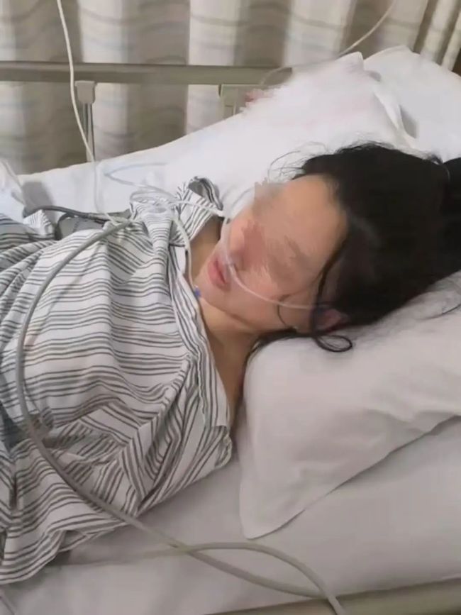 商场遭挟持被捅女子：和绑匪不认识