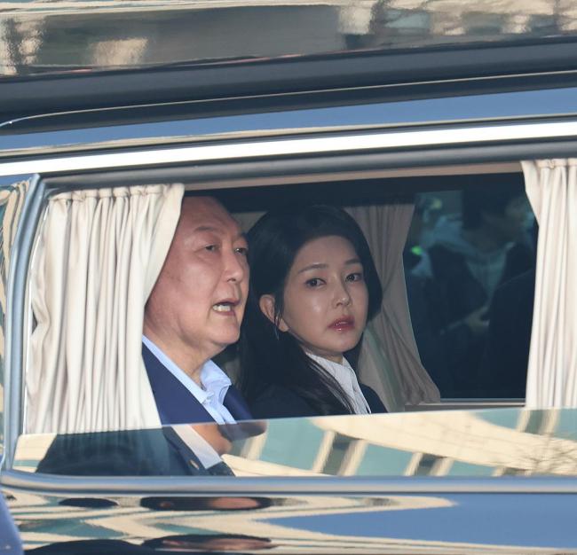 韩国前总统尹锡悦夫人收300万韩元名牌包，可能被判无期？