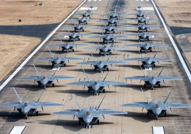 中国未来会装备多少架隐身战机