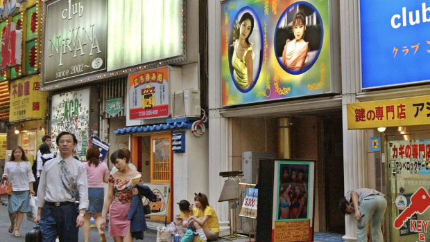 新宿街头。 新宿街头。