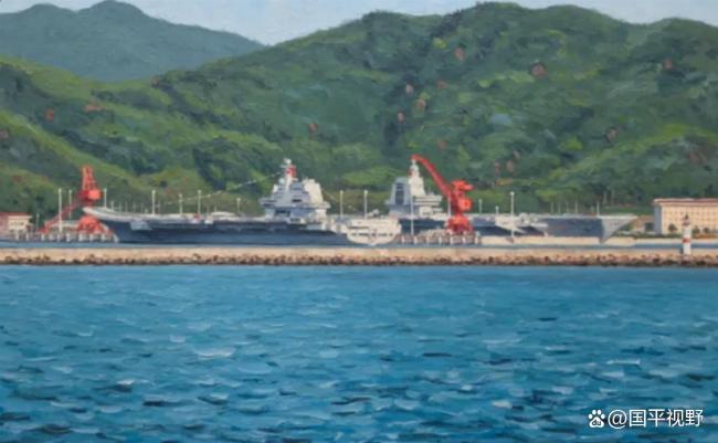 福建舰夜泊军港 入列当晚灯火辉煌