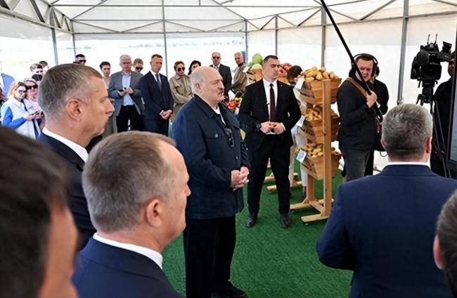 白俄罗斯总统卢卡申科抵达天津