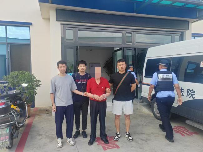 男子杀人逃亡34年办厂当老板