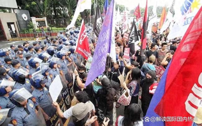 超10万民众涌上街头 菲政局要变天吗