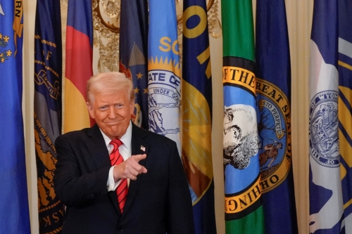 特朗普发动关税大战,希望把外移的制造业拉回美国。 特朗普发动关税大战,希望把外移的制造业拉回美国。