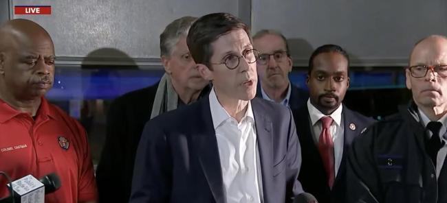 美大学枪击案已致2死8伤 枪手穿黑衣