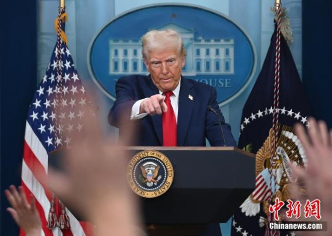特朗普:空中交通管制员立即复工
