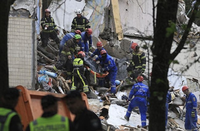 俄罗斯夜间对基辅发起袭击 已致基辅16人死亡