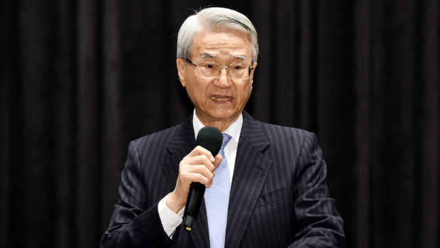 新光三越董座之争开打