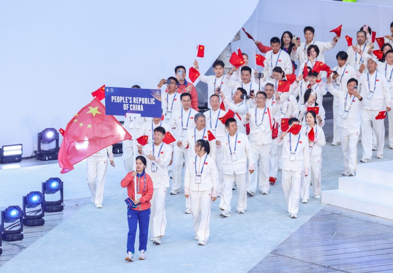 7月16日,中国代表团在开幕式上入场。 7月16日,中国代表团在开幕式上入场。