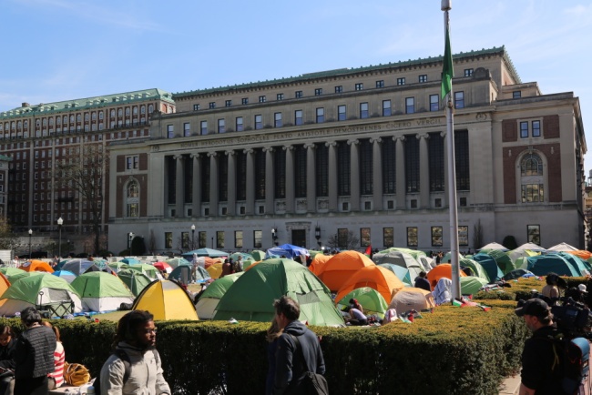 哈佛大学拒绝“整改”， 美国政府随即冻结经费