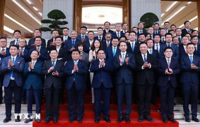 越南总理同中资企业代表举行座谈 共话合作新机遇